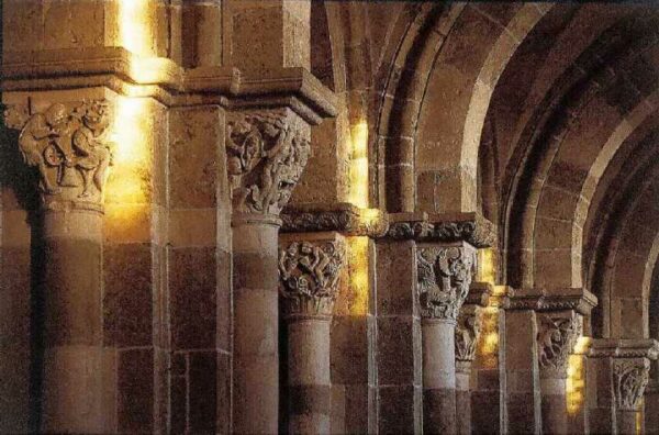 Carte postale "Lumière du Solstice d'hiver" de la basilique de Vézelay