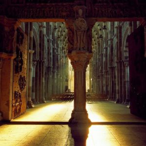 Carte postale « Soleil levant période de Pâques » Basilique de Vézelay